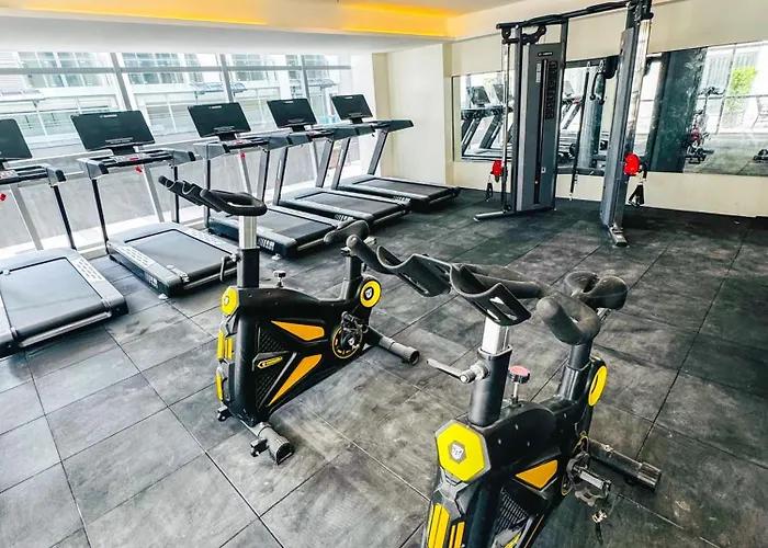Spacious Near Of Dreams, Airport, Moa, Okada, Ayala Malls, And Solaire Casino With Free 5 Pool Access Apartamento Manila