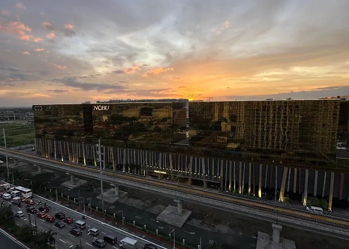Spacious Near Of Dreams, Airport, Moa, Okada, Ayala Malls, And Solaire Casino With Free 5 Pool Access Apartamento Manila