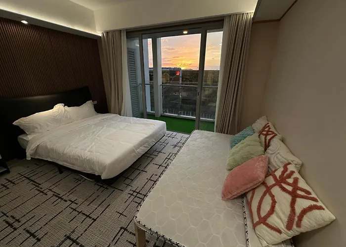 Apartamento Spacious Near Of Dreams, Airport, Moa, Okada, Ayala Malls, And Solaire Casino With Free 5 Pool Access Manila