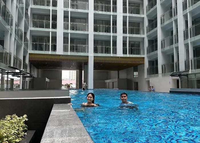 Spacious Near Of Dreams, Airport, Moa, Okada, Ayala Malls, And Solaire Casino With Free 5 Pool Access Manila