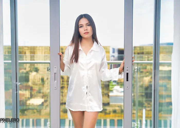 Spacious Near Of Dreams, Airport, Moa, Okada, Ayala Malls, And Solaire Casino With Free 5 Pool Access Manila