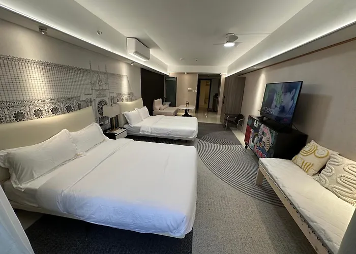 Apartamento Spacious Near Of Dreams, Airport, Moa, Okada, Ayala Malls, And Solaire Casino With Free 5 Pool Access