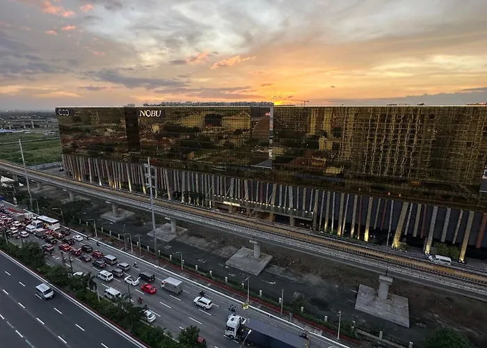 Spacious Near Of Dreams, Airport, Moa, Okada, Ayala Malls, And Solaire Casino With Free 5 Pool Access Apartamento Manila