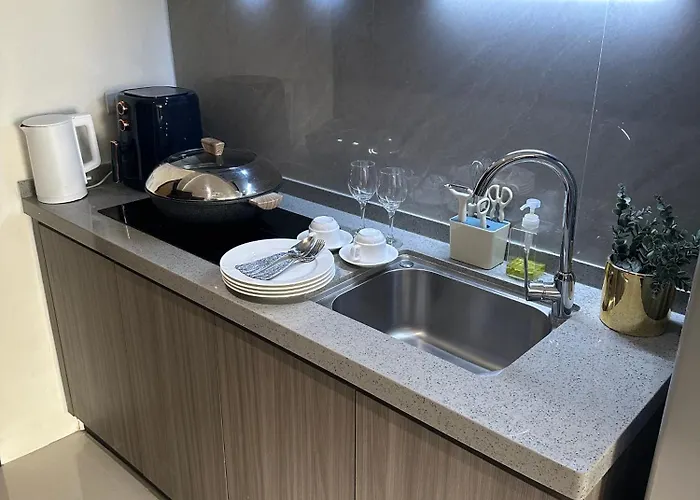 Spacious Near Of Dreams, Airport, Moa, Okada, Ayala Malls, And Solaire Casino With Free 5 Pool Access Apartamento Manila