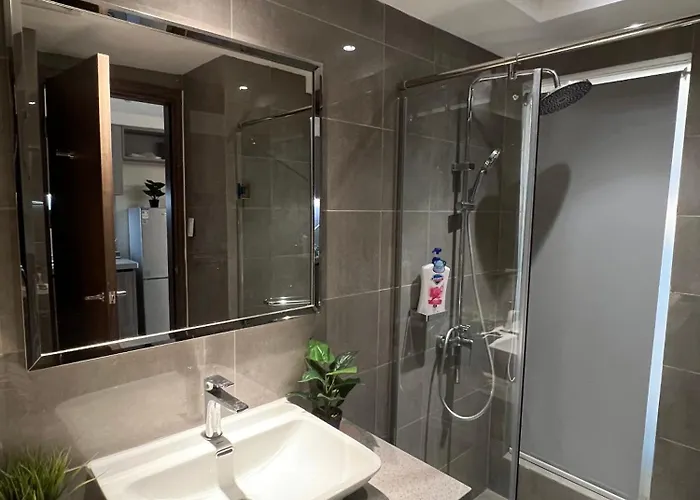 Apartamento Spacious Near Of Dreams, Airport, Moa, Okada, Ayala Malls, And Solaire Casino With Free 5 Pool Access