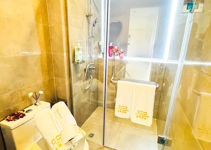Spacious Near Of Dreams, Airport, Moa, Okada, Ayala Malls, And Solaire Casino With Free 5 Pool Access