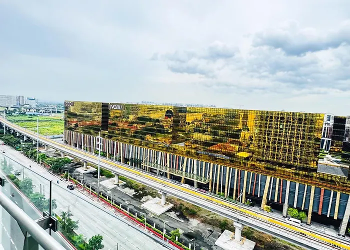Spacious Near Of Dreams, Airport, Moa, Okada, Ayala Malls, And Solaire Casino With Free 5 Pool Access
