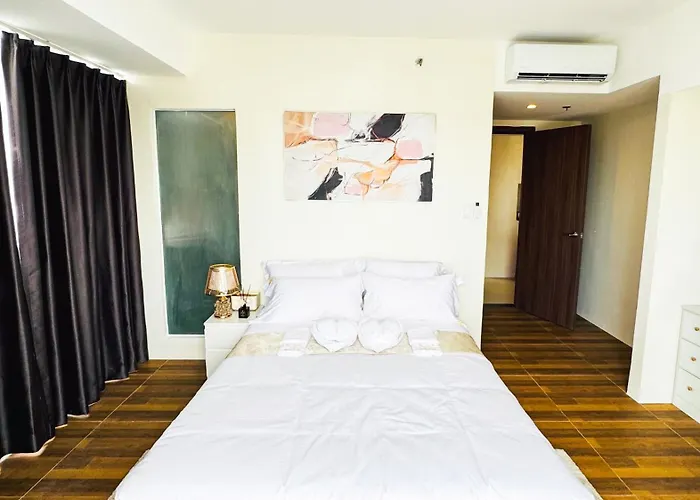 Spacious Near Of Dreams, Airport, Moa, Okada, Ayala Malls, And Solaire Casino With Free 5 Pool Access *