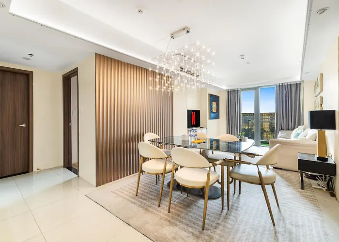Spacious Near Of Dreams, Airport, Moa, Okada, Ayala Malls, And Solaire Casino With Free 5 Pool Access Manila