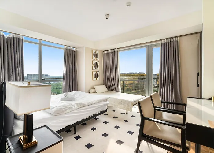 Apartamento Spacious Near Of Dreams, Airport, Moa, Okada, Ayala Malls, And Solaire Casino With Free 5 Pool Access
