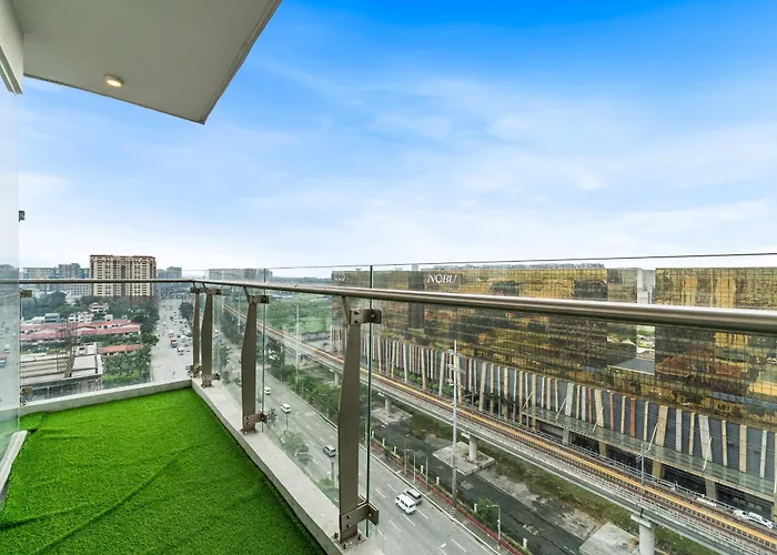 Spacious Near Of Dreams, Airport, Moa, Okada, Ayala Malls, And Solaire Casino With Free 5 Pool Access *