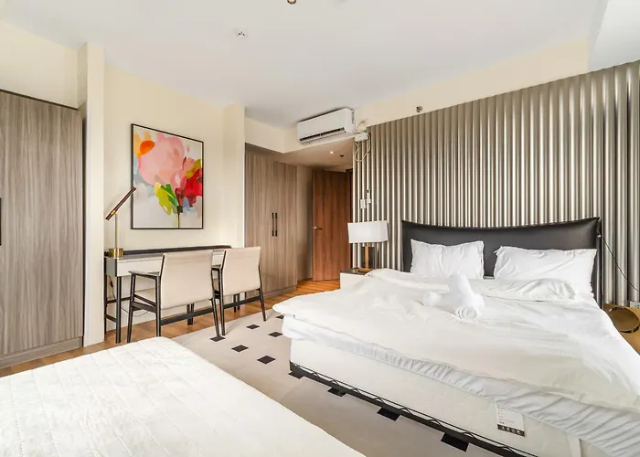 Spacious Near Of Dreams, Airport, Moa, Okada, Ayala Malls, And Solaire Casino With Free 5 Pool Access * Manila